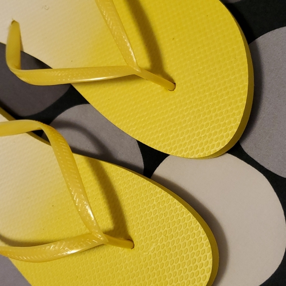 Ladies size 9 Joe Fresh flip flops - Picture 4 of 6